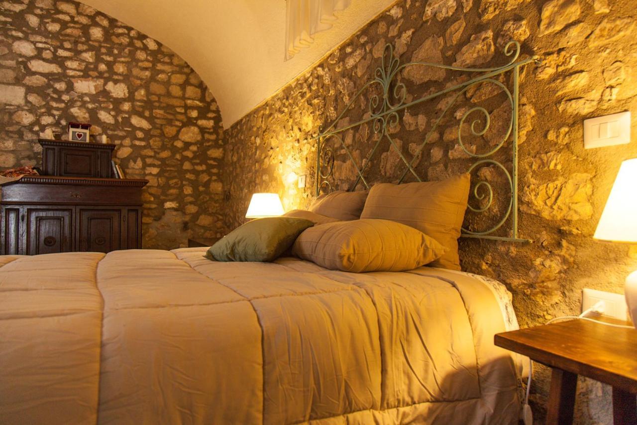 Agriturismo La Commenda-Adults Only Cascia Room photo
