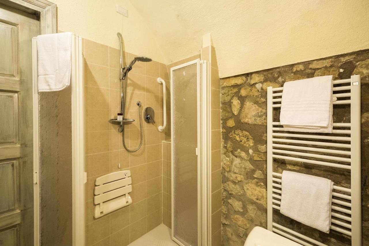 Agriturismo La Commenda-Adults Only Cascia Room photo