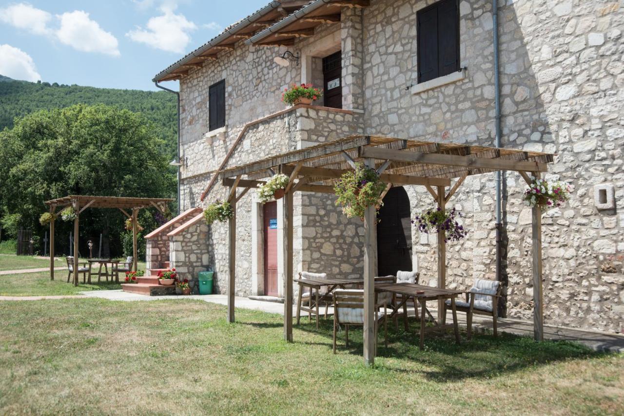 Agriturismo La Commenda-Adults Only Cascia Exterior photo