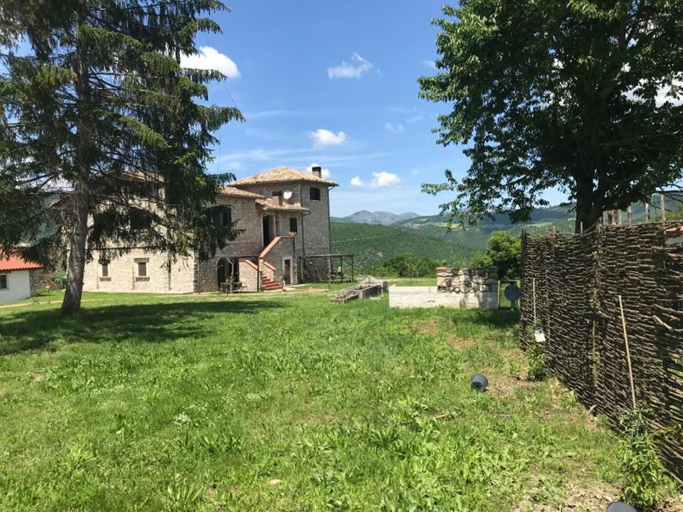 Agriturismo La Commenda-Adults Only Cascia Exterior photo